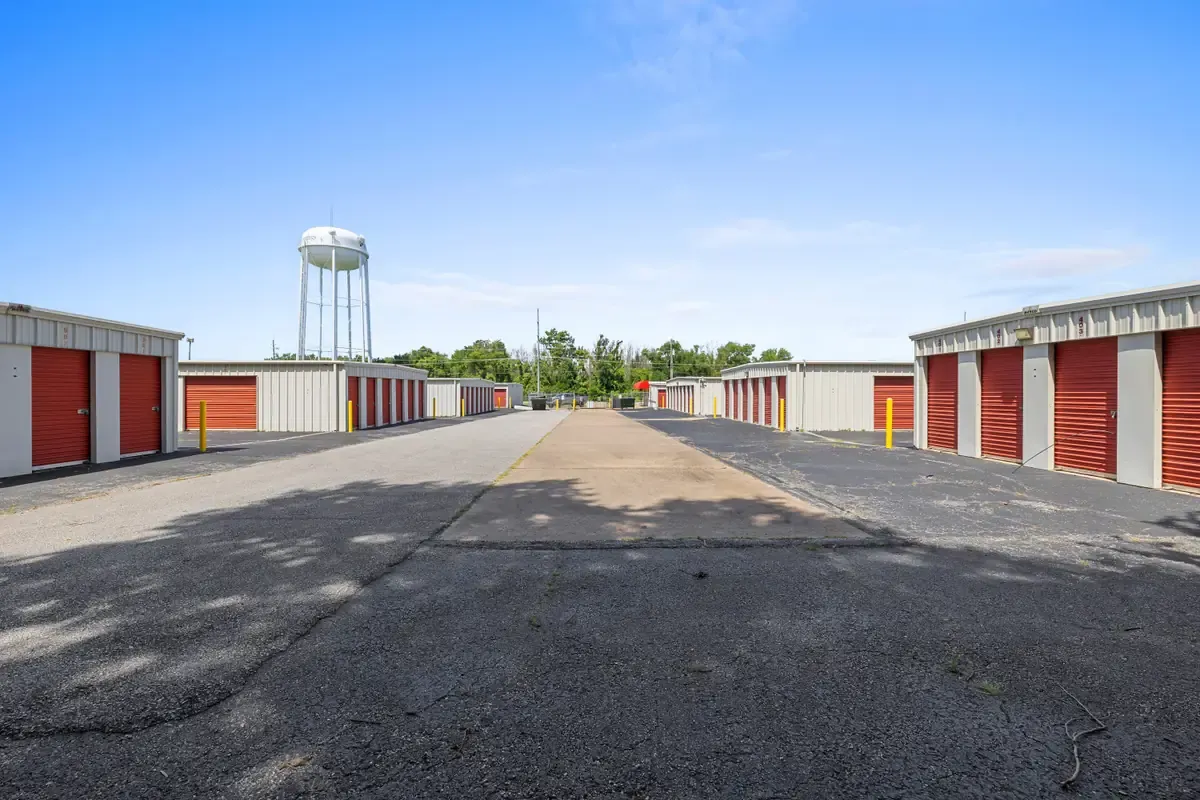 Legacy Siloam Springs - Lincoln - Exterior Drive Up Units 2